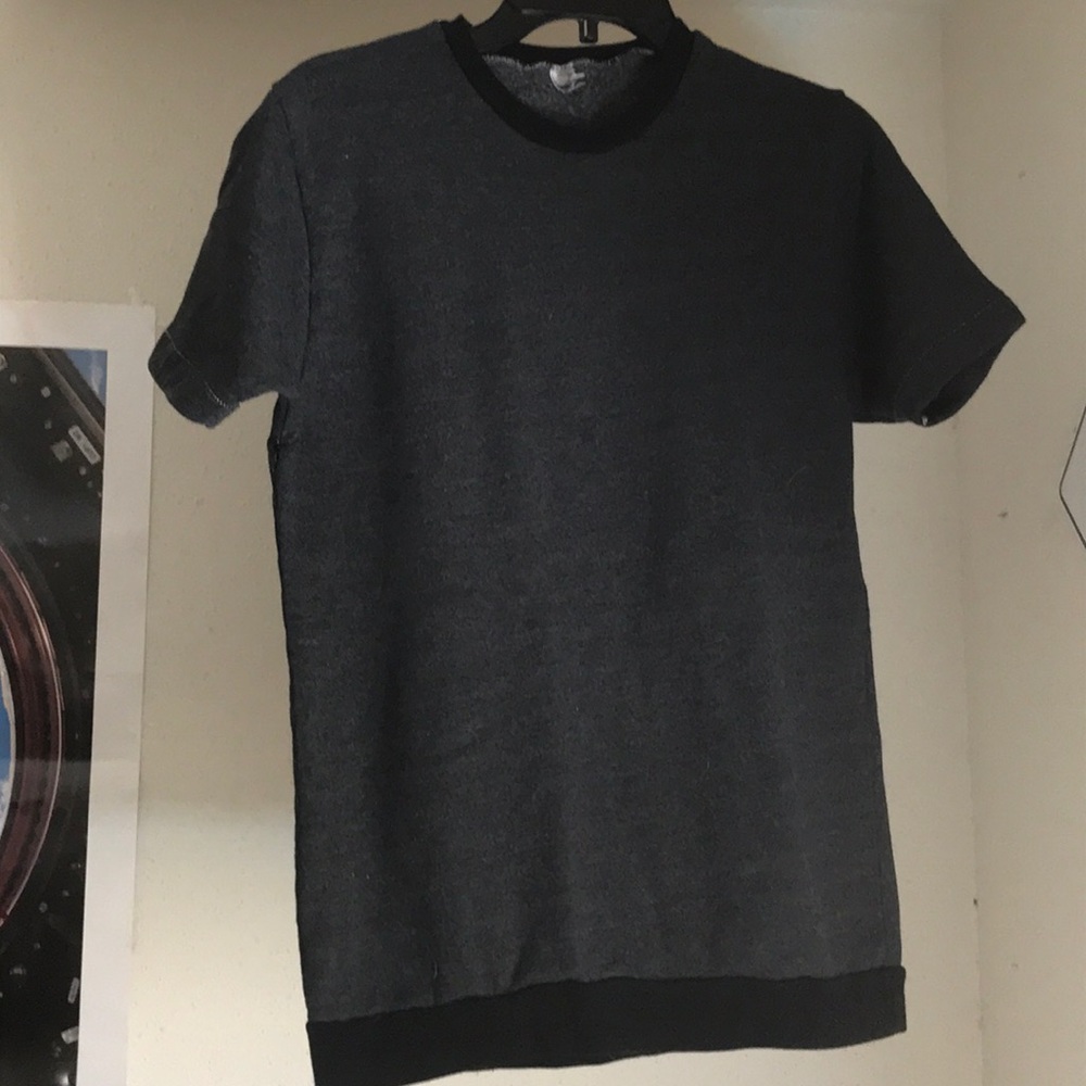 Shortsleeved sweatshirt